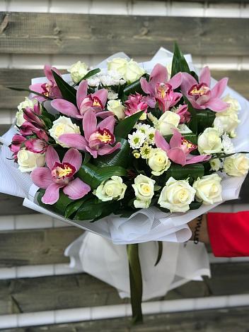 Букет цветов из: Розы и Хризантемы в Хабарах