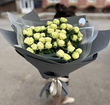 Букет Белые кустовые розы Солинеро в Хабарах